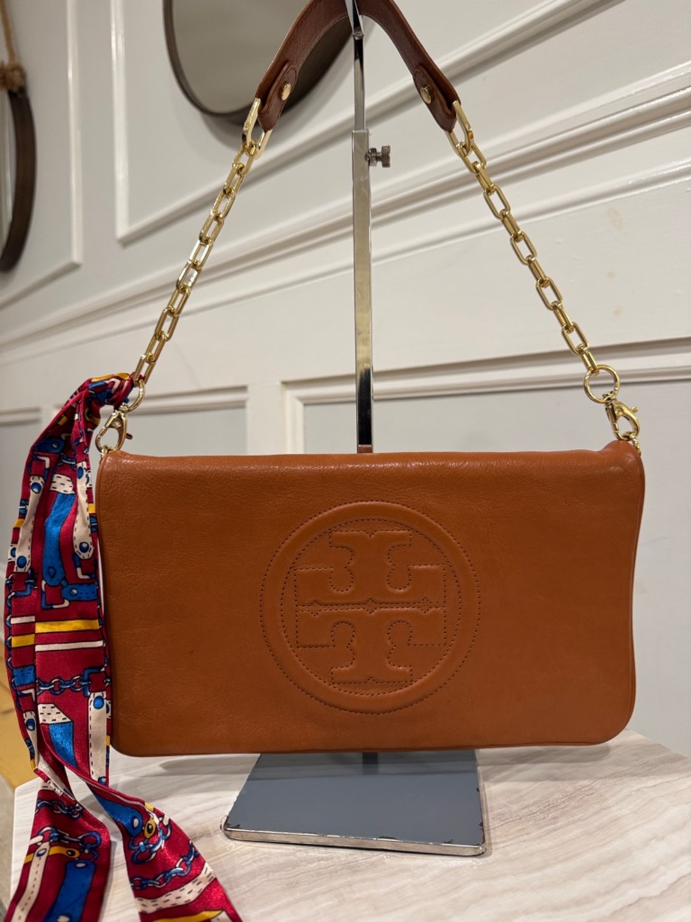 Tory Burch Bag Bombe Reva Brown Leather Logo Shoulder Bag Clutch with Gold Chain - Picture 4 of 17